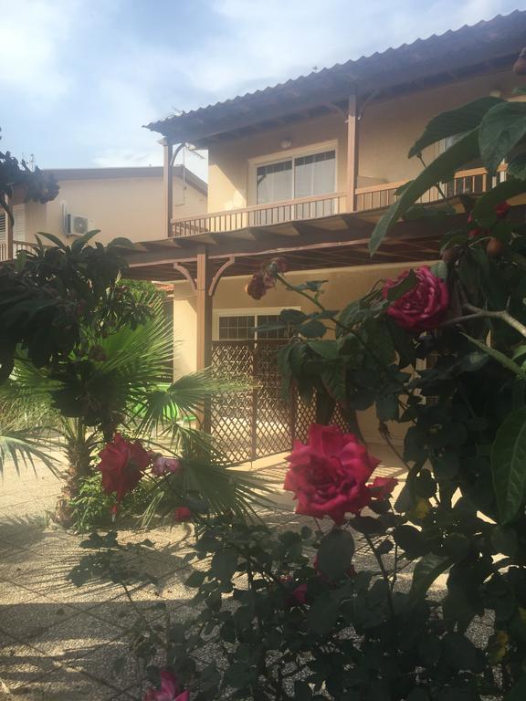 ペルボニア Maria Petros Beach Housesヴィラ エクステリア 写真