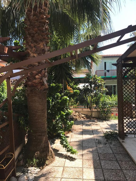 ペルボニア Maria Petros Beach Housesヴィラ エクステリア 写真